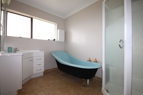 Photo of property in 24 Pauanui Boulevard, Pauanui, Hikuai, 3579