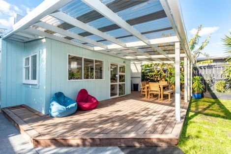 Photo of property in 8 Root Street, Gisborne, 4010