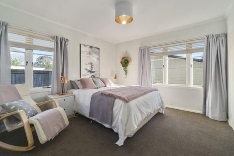 Photo of property in 69 Kervil Avenue, Te Atatu Peninsula, Auckland, 0610