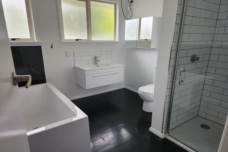 Photo of property in 132 Huatoki Street, Frankleigh Park, New Plymouth, 4310