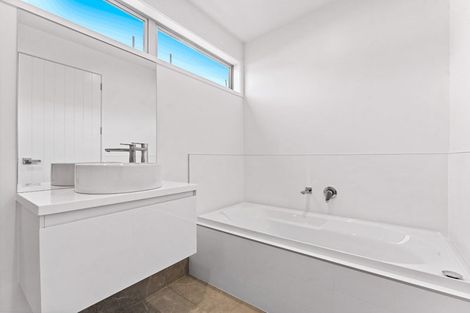 Photo of property in 6 Wendy Hood Way, Snells Beach, 0920