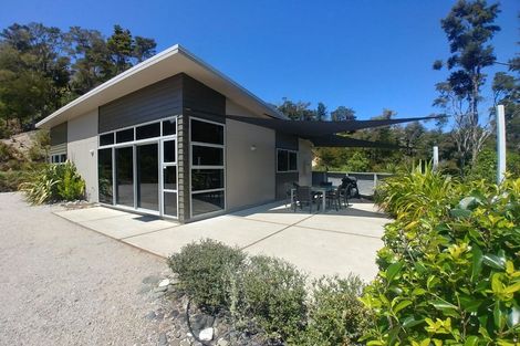 Photo of property in 84 Martin Farm Road, Kaiteriteri, Motueka, 7197