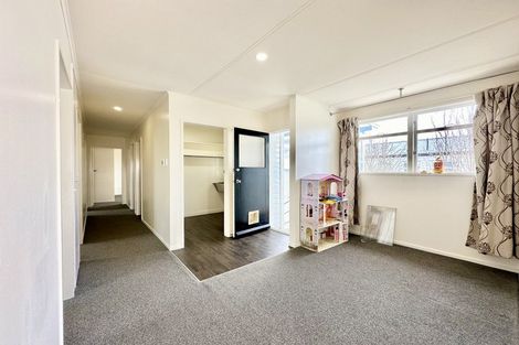 Photo of property in 29 Beaumaris Crescent, Ascot Park, Porirua, 5024