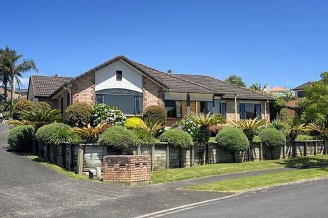 Photo of property in 57 Mt Lebanon Crescent, The Gardens, Auckland, 2105