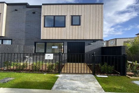 Photo of property in 35a Matipo Road, Te Atatu Peninsula, Auckland, 0610