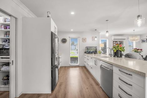 Photo of property in 6 Ormandy Court, Amberley, 7410