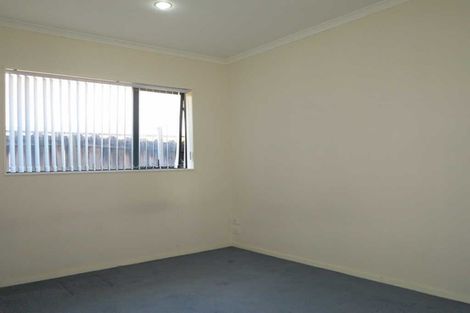 Photo of property in 10 Aaronville Way, East Tamaki, Auckland, 2016