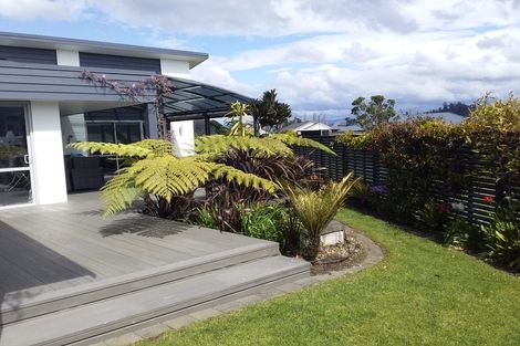 Photo of property in 20 Roseberry Place, Whitianga, 3510