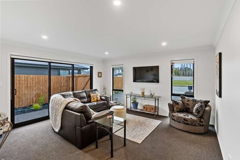 Photo of property in 8 Mcquillan Avenue, Woodend, 7610