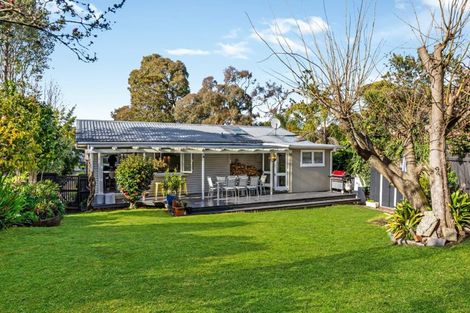 Photo of property in 21 Atkinson Road, Titirangi, Auckland, 0604