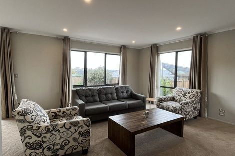 Photo of property in 2 Makaka Lane, Silverdale, 0932