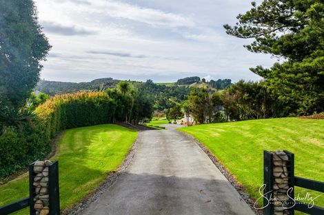 Photo of property in 17 Hook Road, Paparoa, 0571