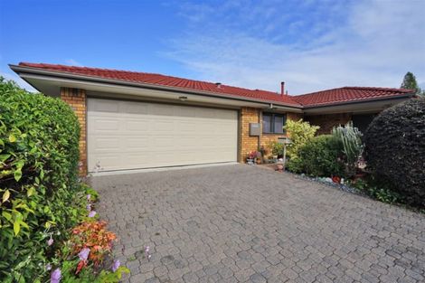 Photo of property in 63 Grosvenor Gardens, Flagstaff, Hamilton, 3210