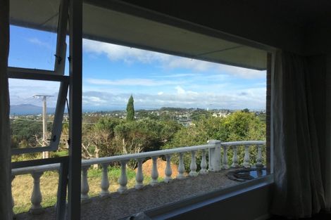 Photo of property in 459 East Coast Road, Murrays Bay, Auckland, 0630