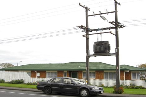 Photo of property in 1/210 Mangorei Road, Merrilands, New Plymouth, 4312