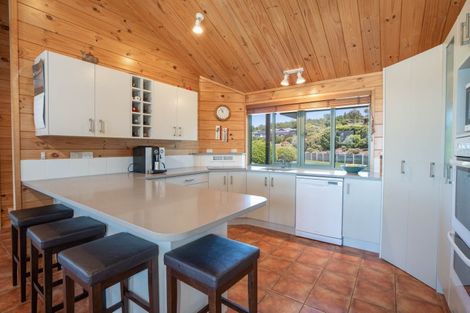 Photo of property in 8 Cameron Drive, Acacia Bay, Taupo, 3385