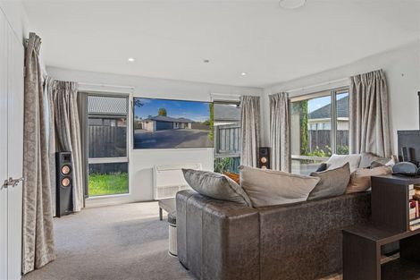 Photo of property in 2/28 Ottawa Road, Wainoni, Christchurch, 8061