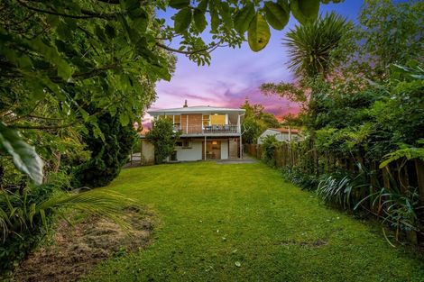 Photo of property in 19 Mcclintock Road, Massey, Auckland, 0614