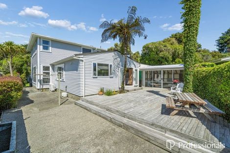 Photo of property in 13 Stratton Street, Normandale, Lower Hutt, 5010