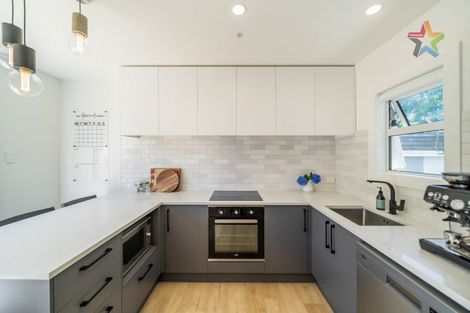 Photo of property in 14 Young Grove, Stokes Valley, Lower Hutt, 5019