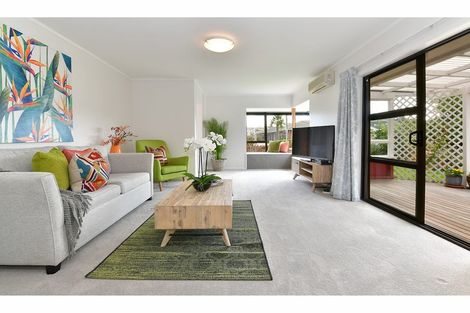 Photo of property in 29 Edward Avenue, Orewa, 0931