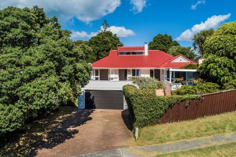 Photo of property in 10 Park Rise, Campbells Bay, Auckland, 0630