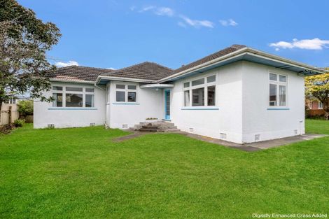 Photo of property in 104 Bartholomew Road, Levin, 5510