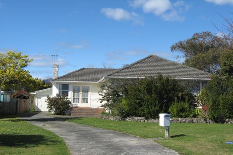 Photo of property in 2 Quinn Road, Levin, 5510