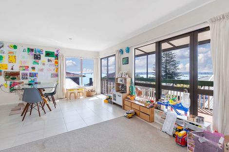 Photo of property in 106a Stanley Point Road, Stanley Point, Auckland, 0624