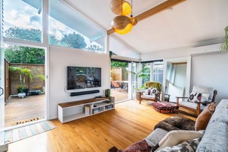 Photo of property in 1/29 Bruce Road, Glenfield, Auckland, 0629