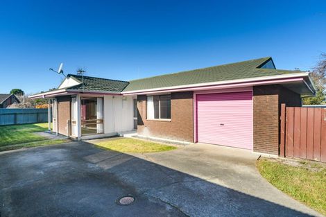 Photo of property in 18 Westmere Place, Takaro, Palmerston North, 4412