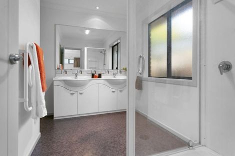 Photo of property in 13a Shaw Street, Leamington, Cambridge, 3432