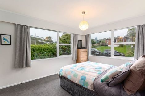 Photo of property in 15 Silverbirch Grove, Churton Park, Wellington, 6037