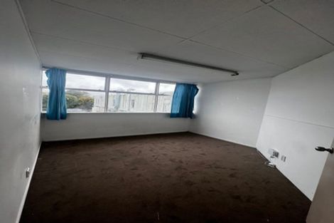 Photo of property in 9/80 Bruce Mclaren Road, Henderson, Auckland, 0612