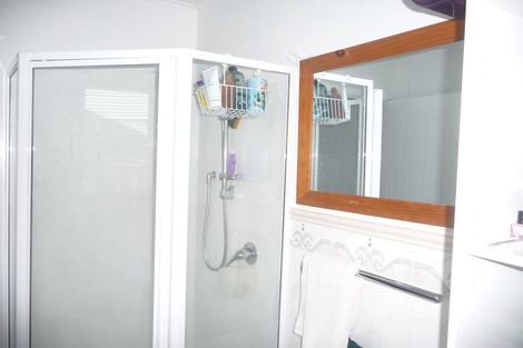 Photo of property in 1615 Great North Road, Waterview, Auckland, 1026