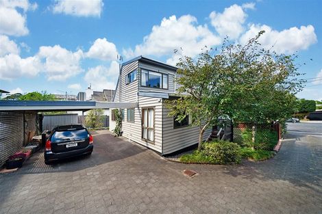 Photo of property in 2/40 Williamson Avenue, Belmont, Auckland, 0622