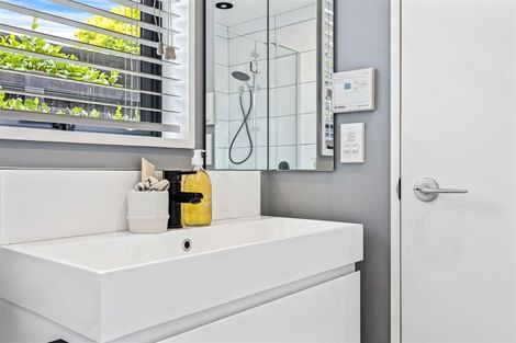 Photo of property in 2/18b Blighs Road, Strowan, Christchurch, 8052