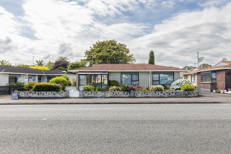 Photo of property in 11 Tukapa Street, Westown, New Plymouth, 4310