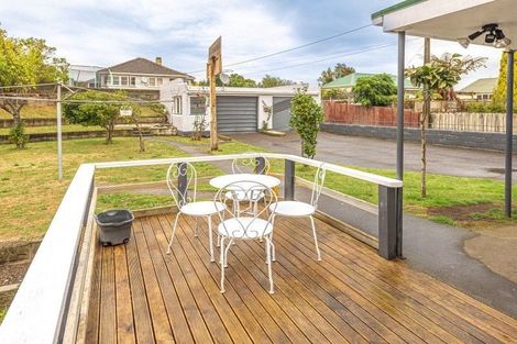 Photo of property in 9 Swiss Avenue, Gonville, Whanganui, 4501