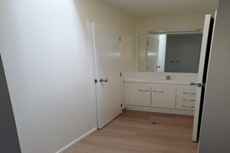 Photo of property in 9/548 Albany Highway, Albany, Auckland, 0632