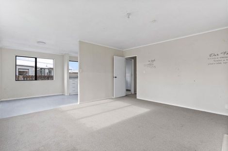 Photo of property in 1/12 Templeton Place, Clendon Park, Auckland, 2103