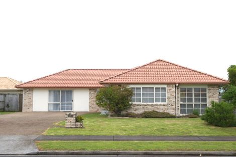 Photo of property in 21 Trovare Place, Golflands, Auckland, 2013