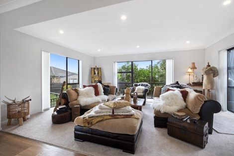 Photo of property in 36 Edgewater Parade, Waiuku, 2123