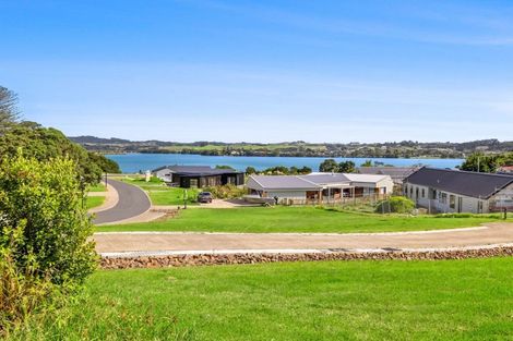 Photo of property in 1 Garden Way, Mangawhai Heads, Mangawhai, 0505