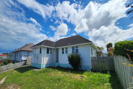 Photo of property in 6 Mcguire Street, Hawera, 4610