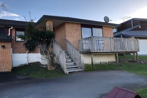 Photo of property in 1 Ryden Place, Glen Eden, Auckland, 0602