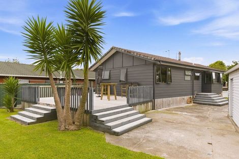 Photo of property in 5 Hurworth Grove, Waikanae, 5036
