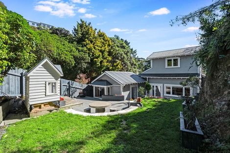 Photo of property in 102 Paremata Road, Paremata, Porirua, 5024