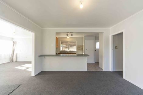 Photo of property in 21 Oakfield Crescent, Pukete, Hamilton, 3200