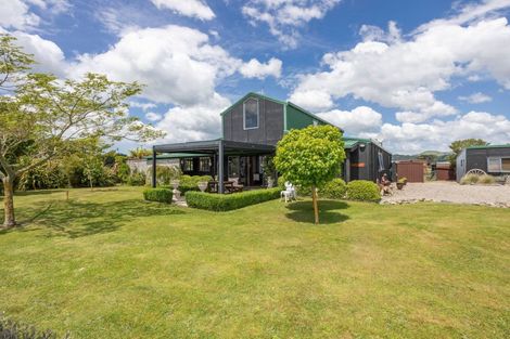 Photo of property in 72 Township Road, Kumeroa, Woodville, 4997